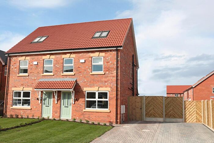 3 Bedroom Semi-Detached House For Sale In The Ancholme, Kings Grove, Grimsby, DN32