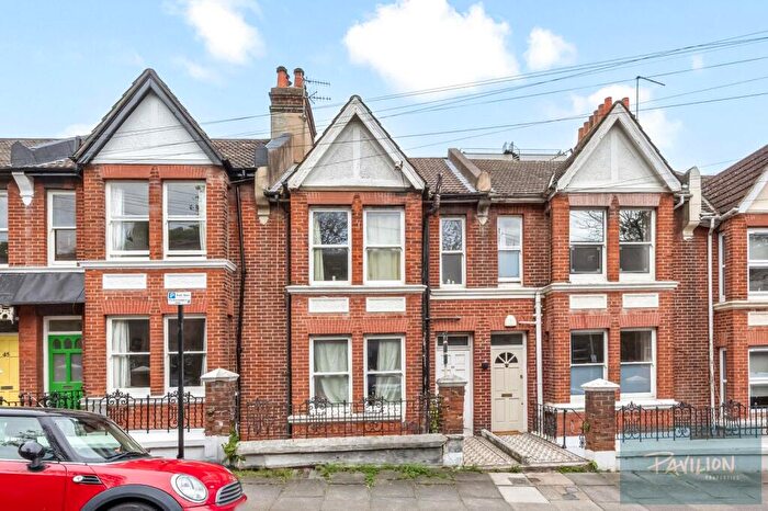 3 Bedroom Maisonette To Rent In Dyke Road Drive, Brighton, BN1