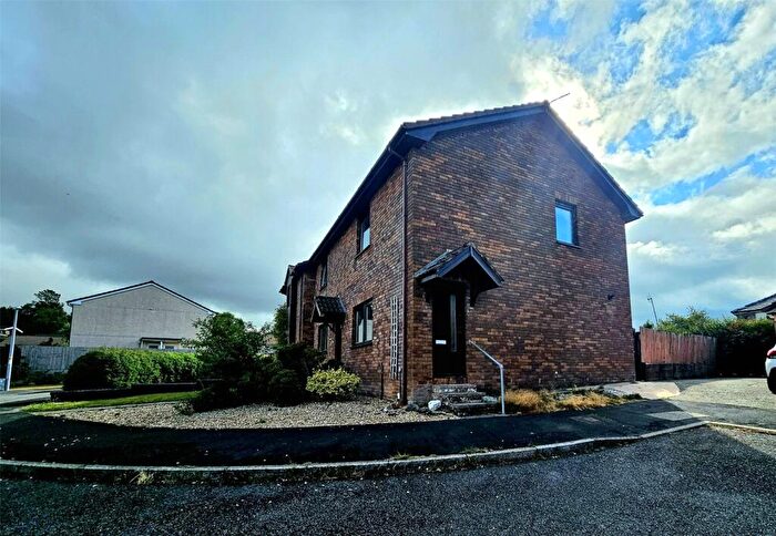 2 Bedroom End Of Terrace House To Rent In Maes Cottage Estate, Rhayader, LD6