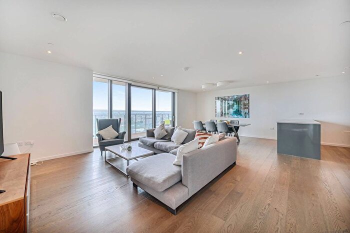 3 Bedroom Flat For Sale In St Gabrial Walk, Elephant And Castle, SE1