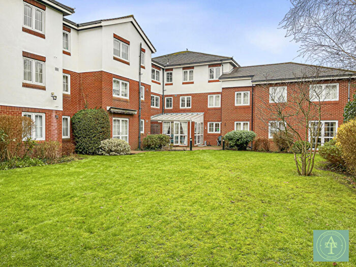 2 Bedroom Retirement Property For Sale In Woodmere Court, Avenue Road, N14