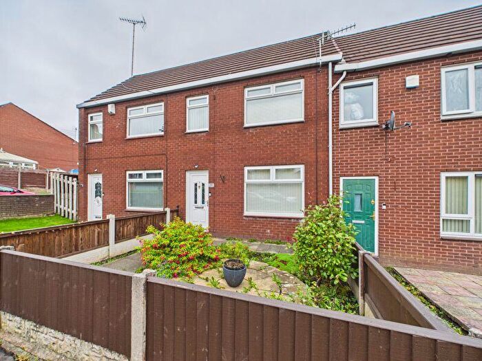3 Bedroom Terraced House For Sale In Barrowfield Walk, Middleton, Manchester, M24