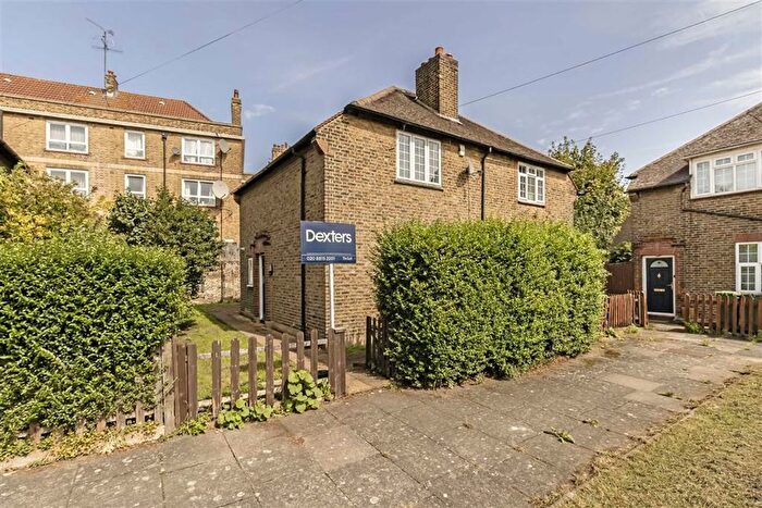2 Bedroom Semi Detached House To Rent In Roan Street, Greenwich, SE10