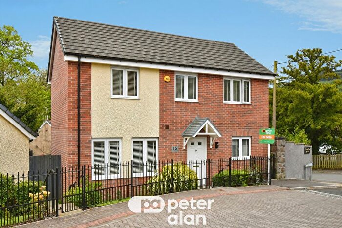 3 Bedroom Detached House For Sale In Llys Clarence, Aberdare, CF44