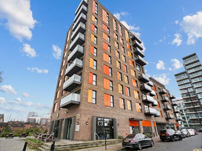 2 Bedroom Flat To Rent In Boathouse Apartments, Cotall Street, Poplar, Bartlett Park, St Pauls Way, London, E14
