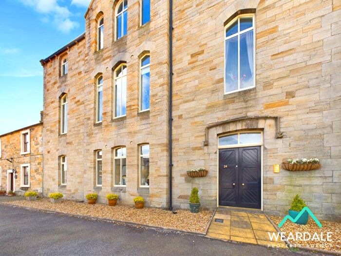 3 Bedroom Apartment For Sale In Market Place, Wolsingham, DL13