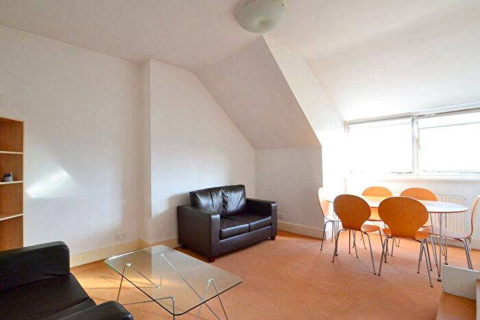 1 Bedroom Flat To Rent In Church Crescent, London, N10