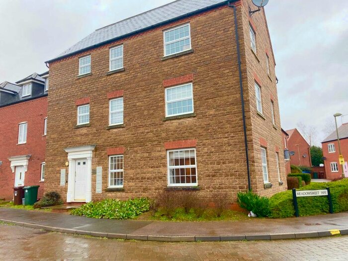 2 Bedroom Flat To Rent In Winter Gardens Way, Banbury OX16