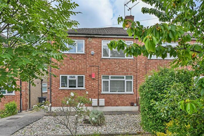 2 Bedroom Maisonette For Sale In Doddinghurst Road, Brentwood, CM15