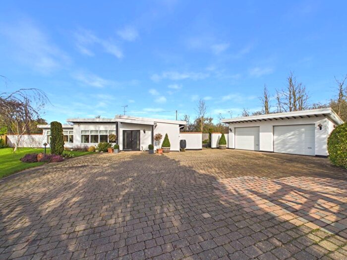 4 Bedroom Detached House For Sale In Marsh Lodge, Marsh, HP17