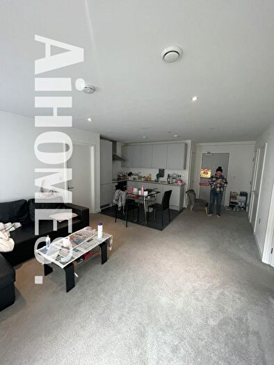 2 Bedroom Flat To Rent In Burlington Square, Boundary Lane, Manchester, M15