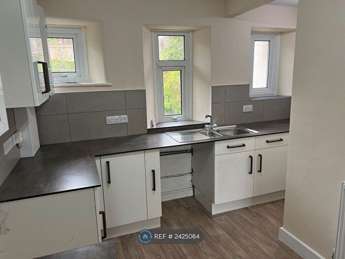 3 Bedroom Flat To Rent In Higherside, Dartmouth, TQ6