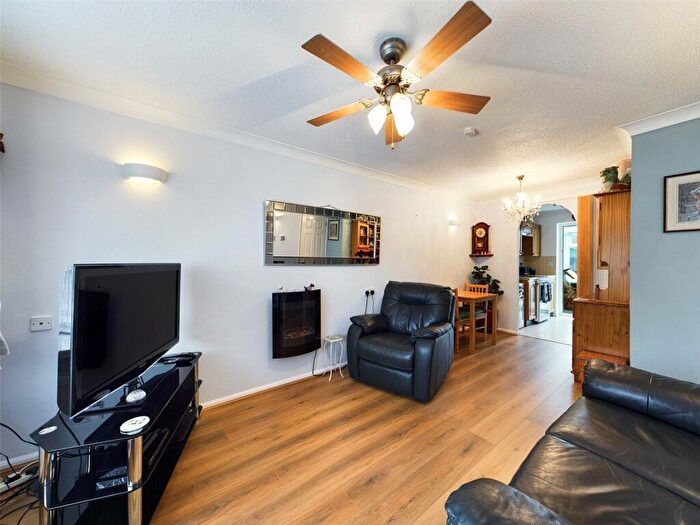 1 Bedroom Bungalow For Sale In Cornfield Drive, Hardwicke, Gloucester, Gloucestershire, GL2
