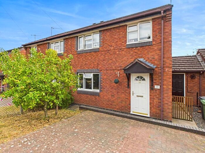 3 Bedroom Semi-Detached House For Sale In Ripon Road, Worcester, Worcestershire, WR5