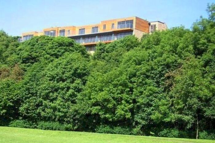 2 Bedroom Flat To Rent In Oldham Road, Sowerby Bridge, HX6