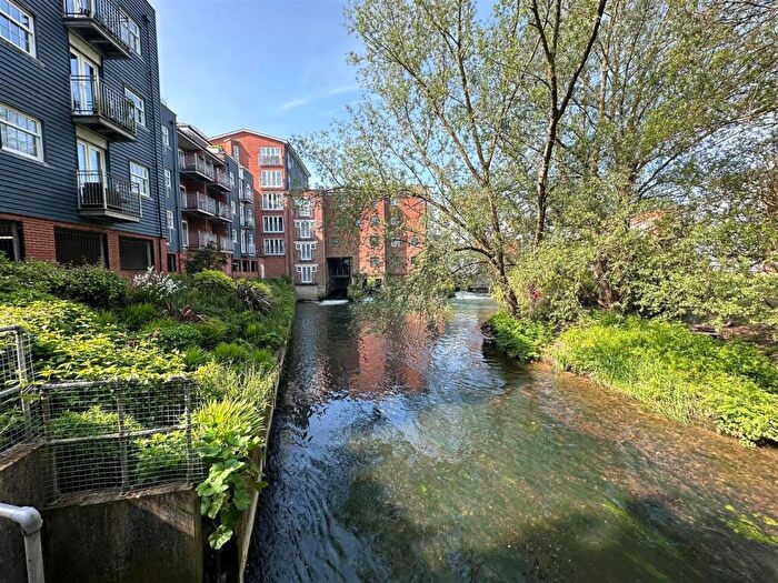 2 Bedroom Flat For Sale In Barton Mill Road, Canterbury, Kent, CT1