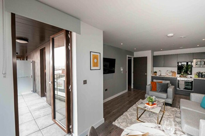 1 Bedroom Apartment To Rent In Parliament Square Crump St, Liverpool, Merseyside, L1