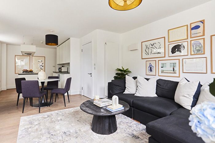 2 Bedroom Flat To Rent In Studland Street, London, W6