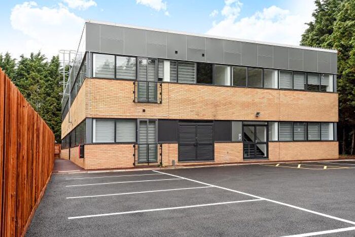 2 Bedroom Flat To Rent In Southfield Road, Witney, OX29