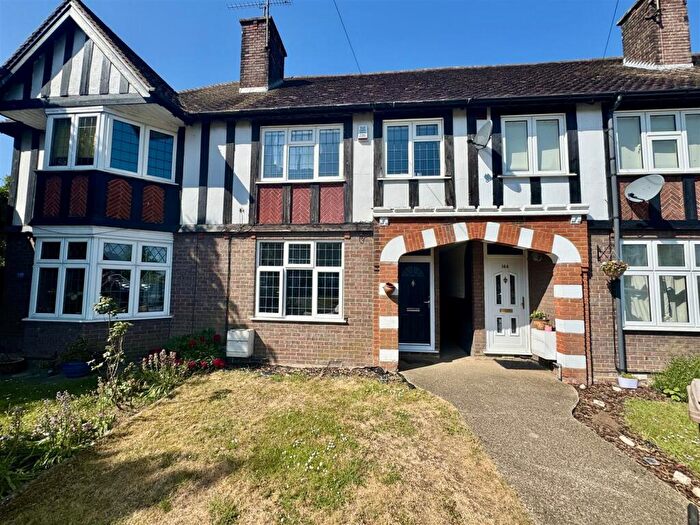 3 Bedroom Terraced House To Rent In Limbury Road, Luton, LU3