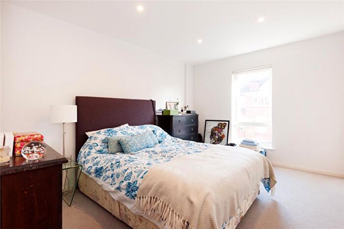 1 Bedroom Apartment To Rent In Central Street, London, EC1V
