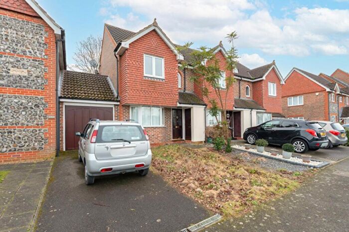 2 Bedroom End Of Terrace House To Rent In Shearwater Road, Cheam, Sutton, SM1