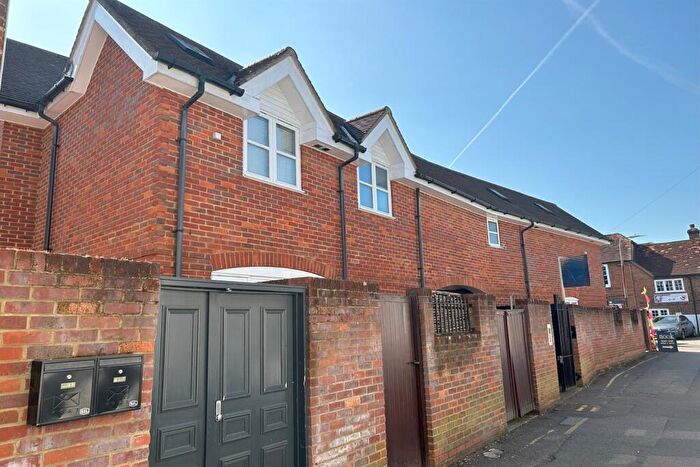 2 Bedroom Apartment For Sale In Crown Place, Marlow, SL7