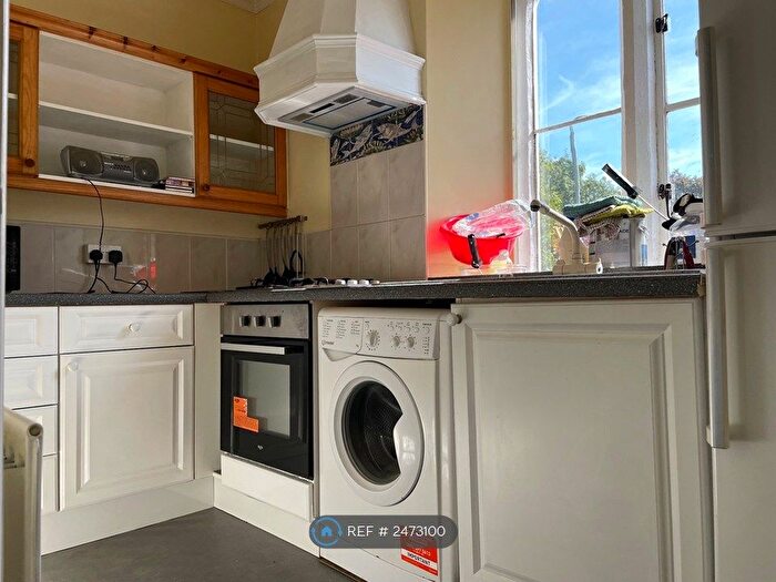 2 Bedroom Flat To Rent In Commercial Road, Shepton Mallet, BA4