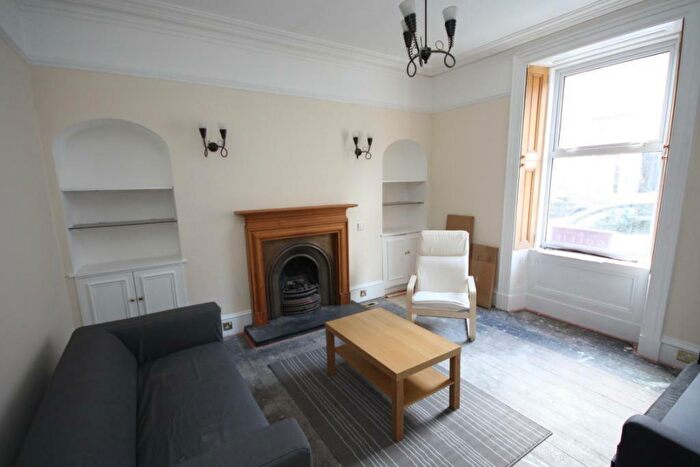 2 Bedroom Flat To Rent In Margaret Street, Aberdeen, AB10