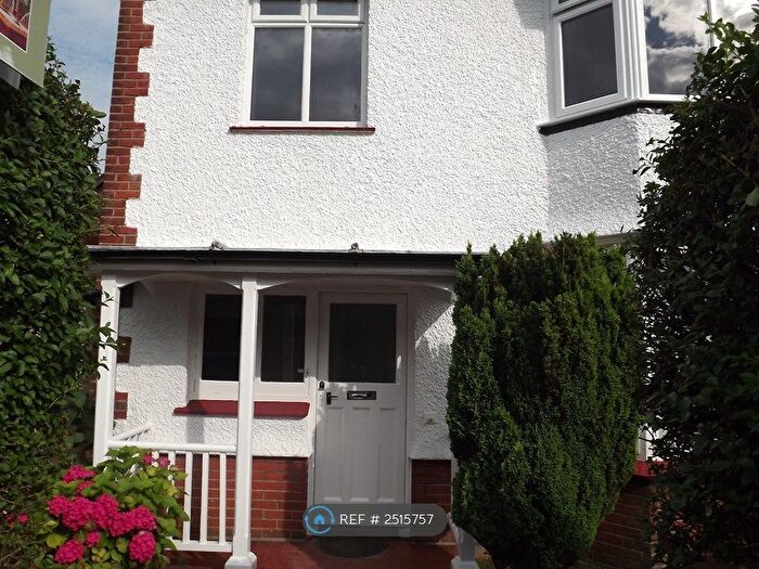 2 Bedroom Flat To Rent In Waysmeet, Broadstairs, CT9