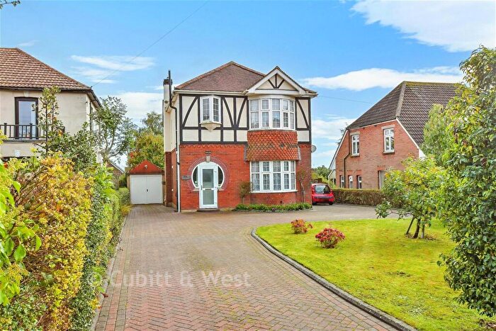 3 Bedroom Detached House For Sale In Portsmouth Road, Horndean, Waterlooville, Hampshire, PO8