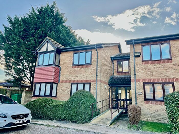 1 Bedroom Flat To Rent In College Road, Abbots Langley, WD5