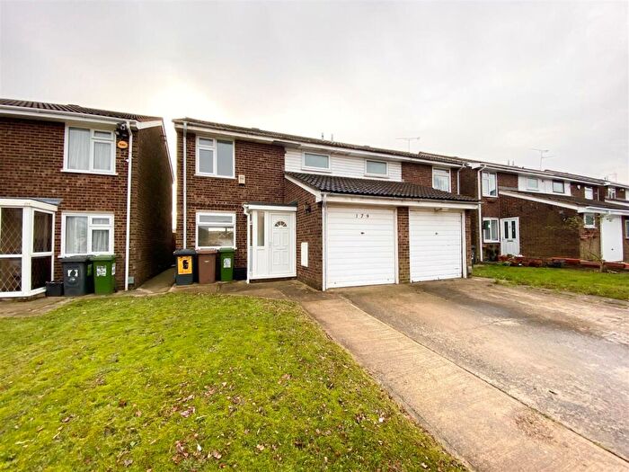 3 Bedroom Semi-Detached House To Rent In Buckingham Drive, Luton, LU2