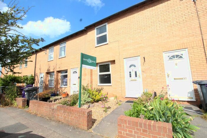 2 Bedroom Terraced House To Rent In Radcliffe Road, Hitchin, SG5