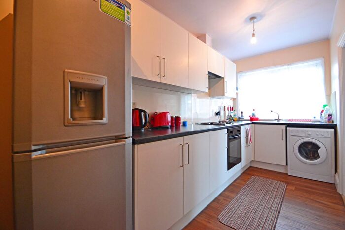 1 Bedroom Flat To Rent In London Road, Sittingbourne, Kent, ME10