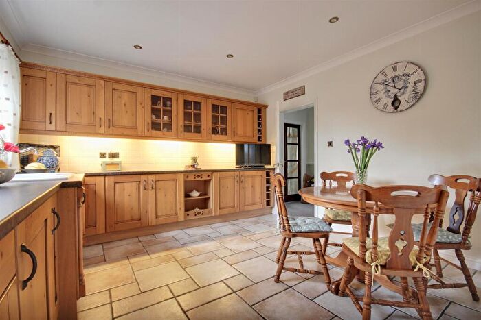4 Bedroom Detached House For Sale In Dunswell Lane, Dunswell, HU6