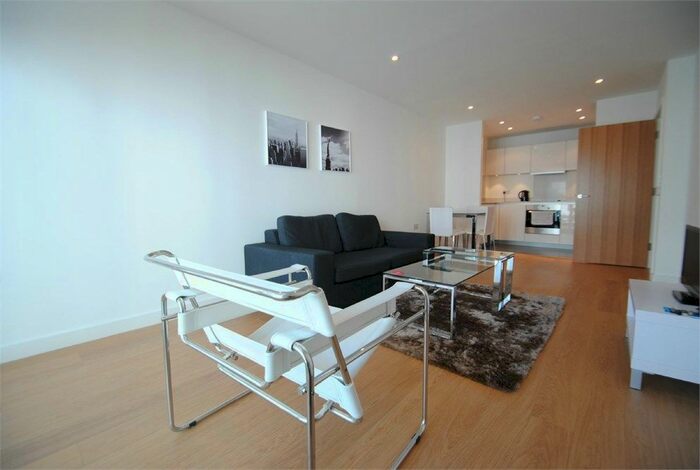 2 Bedroom Flat To Rent In Keats Apartments, Saffron Central Square, Croydon, CR0