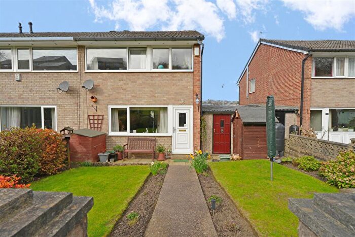 3 Bedroom End Of Terrace House For Sale In Greenroyd, Greetland, Halifax, HX4