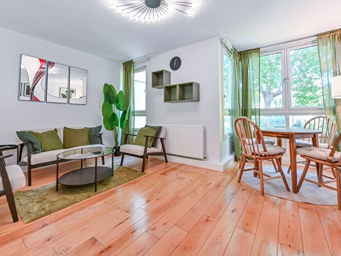 3 Bedroom Flat For Sale In Warwick Crescent, Little Venice, London, W2