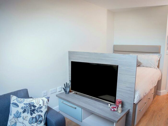 Apartment To Rent In Apt, St Paul's #, LS1