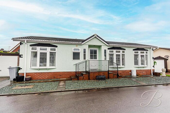 2 Bedroom Park Home For Sale In Wellow Road, Ollerton, NG22