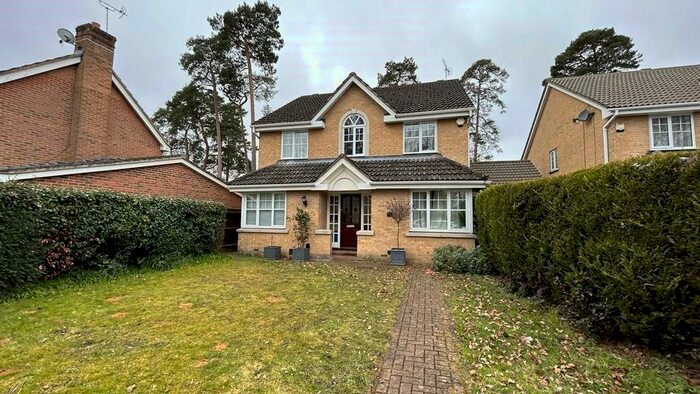 4 Bedroom Detached House To Rent In Paget Close, Camberley, Surrey, GU15