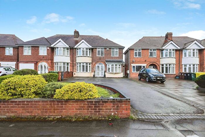 5 Bedroom Semi Detached House For Sale In Chester Road, Castle Bromwich, Birmingham, B36