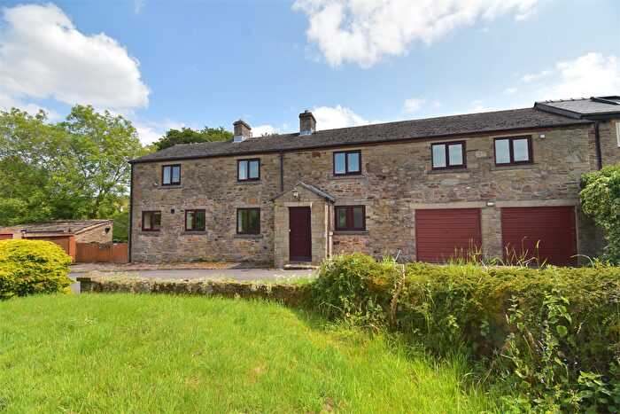 4 Bedroom Semi-Detached House For Sale In Off Hayfield Road, New Mills, SK22