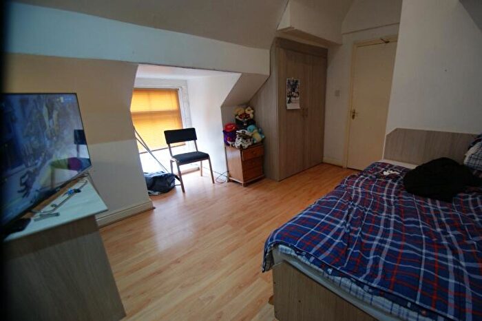 2 Bedroom Flat To Rent In Headingley Lane, Spring Bank House, Headingley, Leeds, LS6