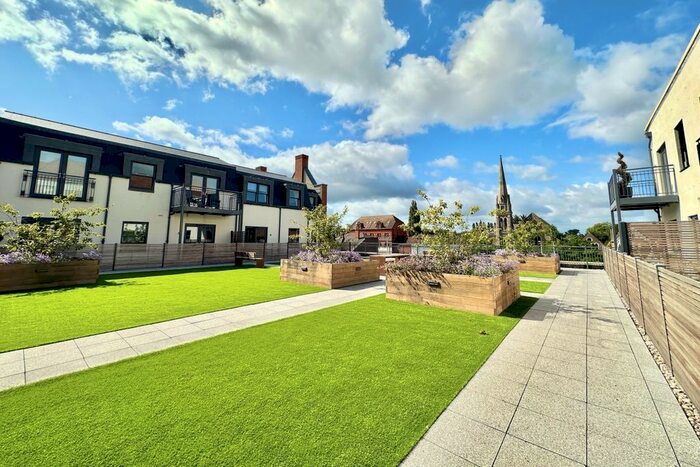 2 Bedroom Flat To Rent In Old Market Place, Farnham, GU9