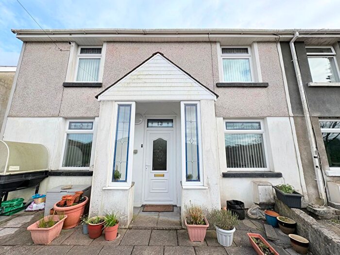 3 Bedroom Semi-Detached House For Sale In Heol Llwynffynon, Llangeinor, Bridgend, CF32