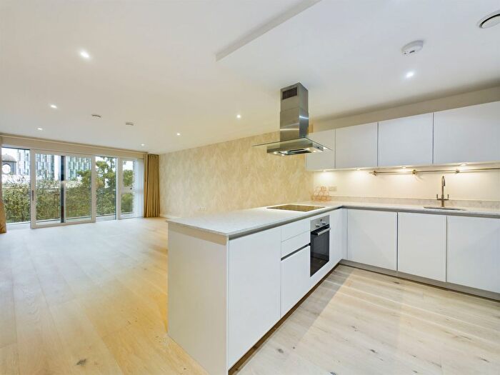 2 Bedroom Flat For Sale In Fitzgerald Court, Rodney Street, N1