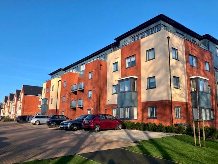 2 Bedroom Flat To Rent In Provis Wharf, Aylesbury, HP20