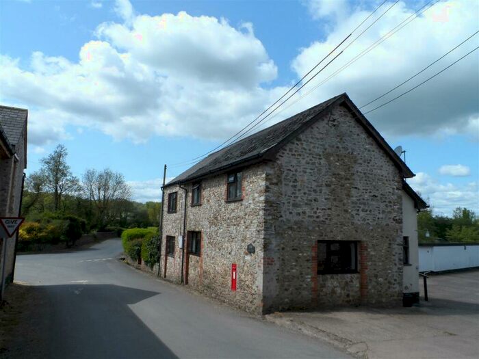 2 Bedroom Character Property To Rent In Hemyock, Cullompton, EX15